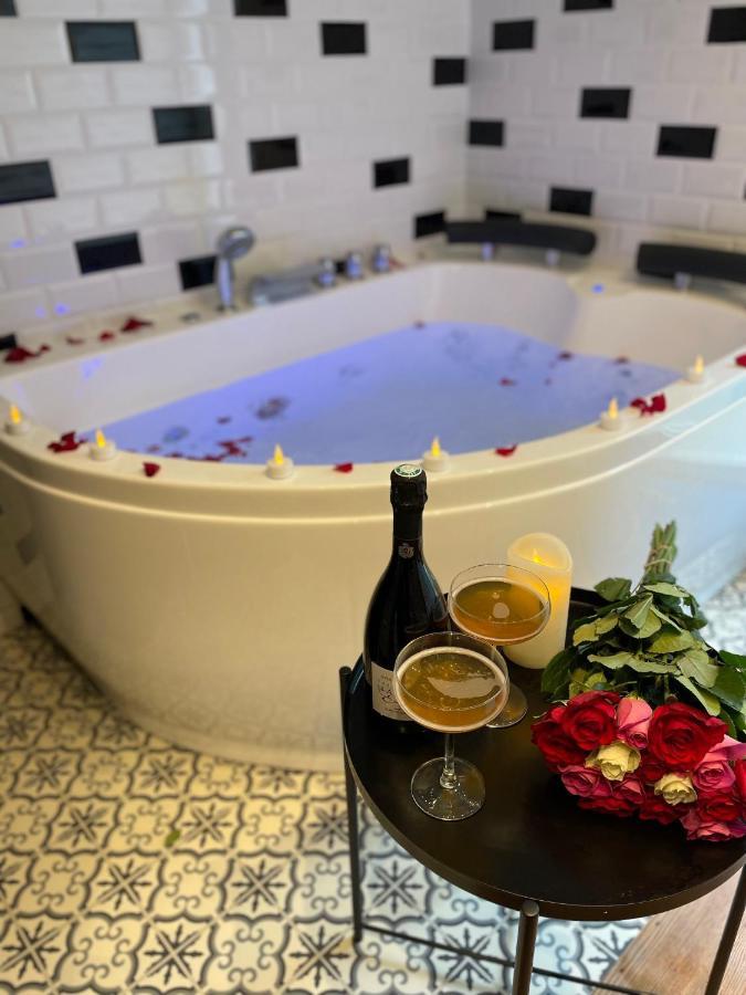 Venus Escapade Romantique Avec Jacuzzi Apartment